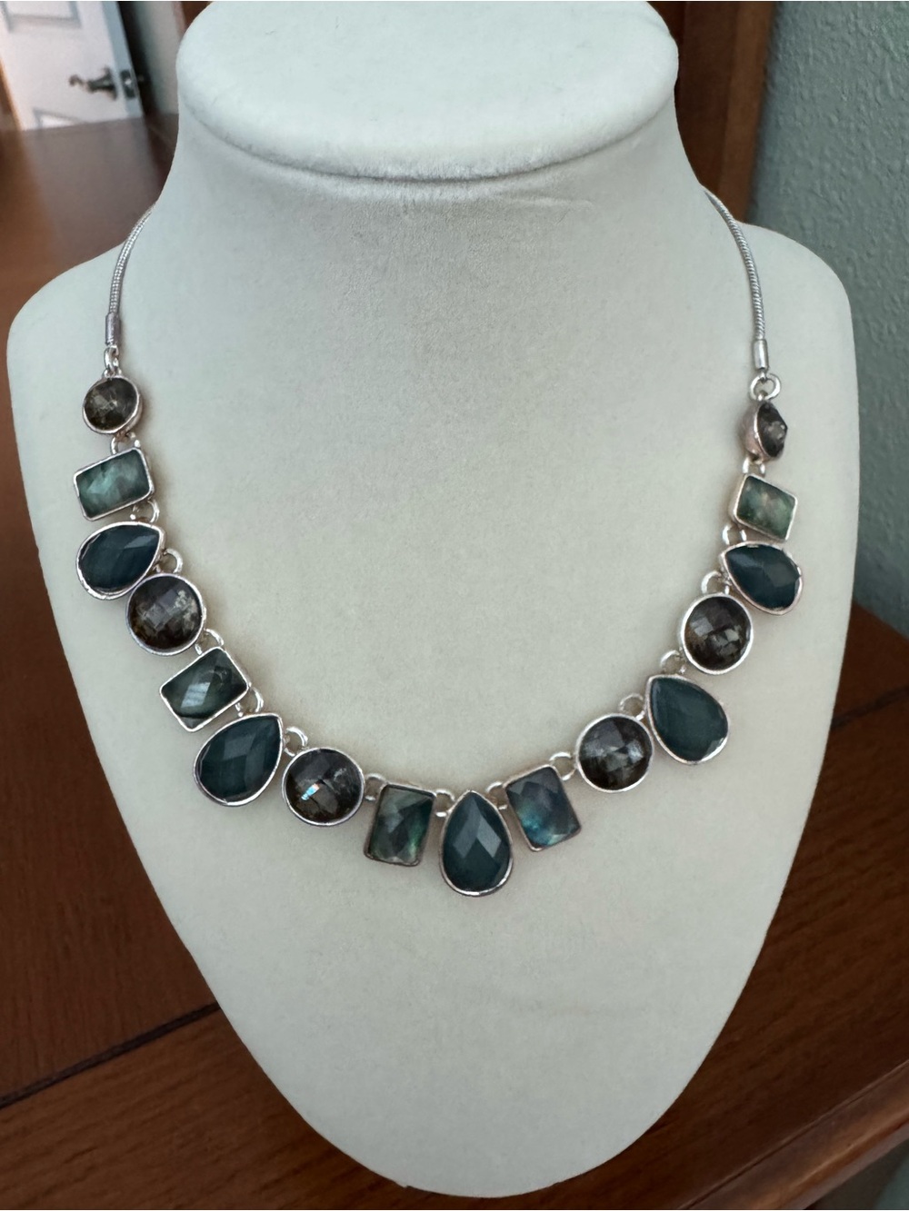 Nine West Blue-Green Faceted Stone Collar Necklace